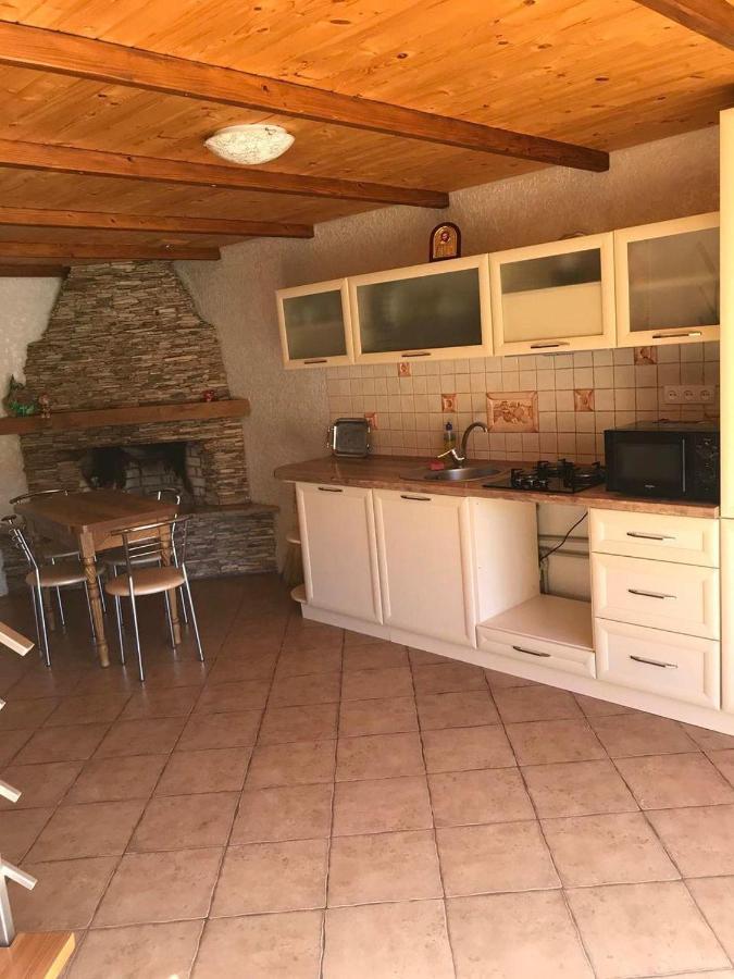 Vacation Home Yabluniv エクステリア 写真